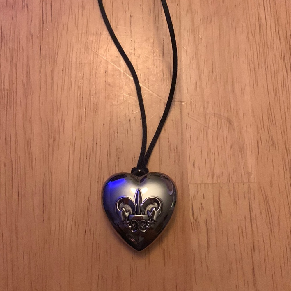 Perfume necklace